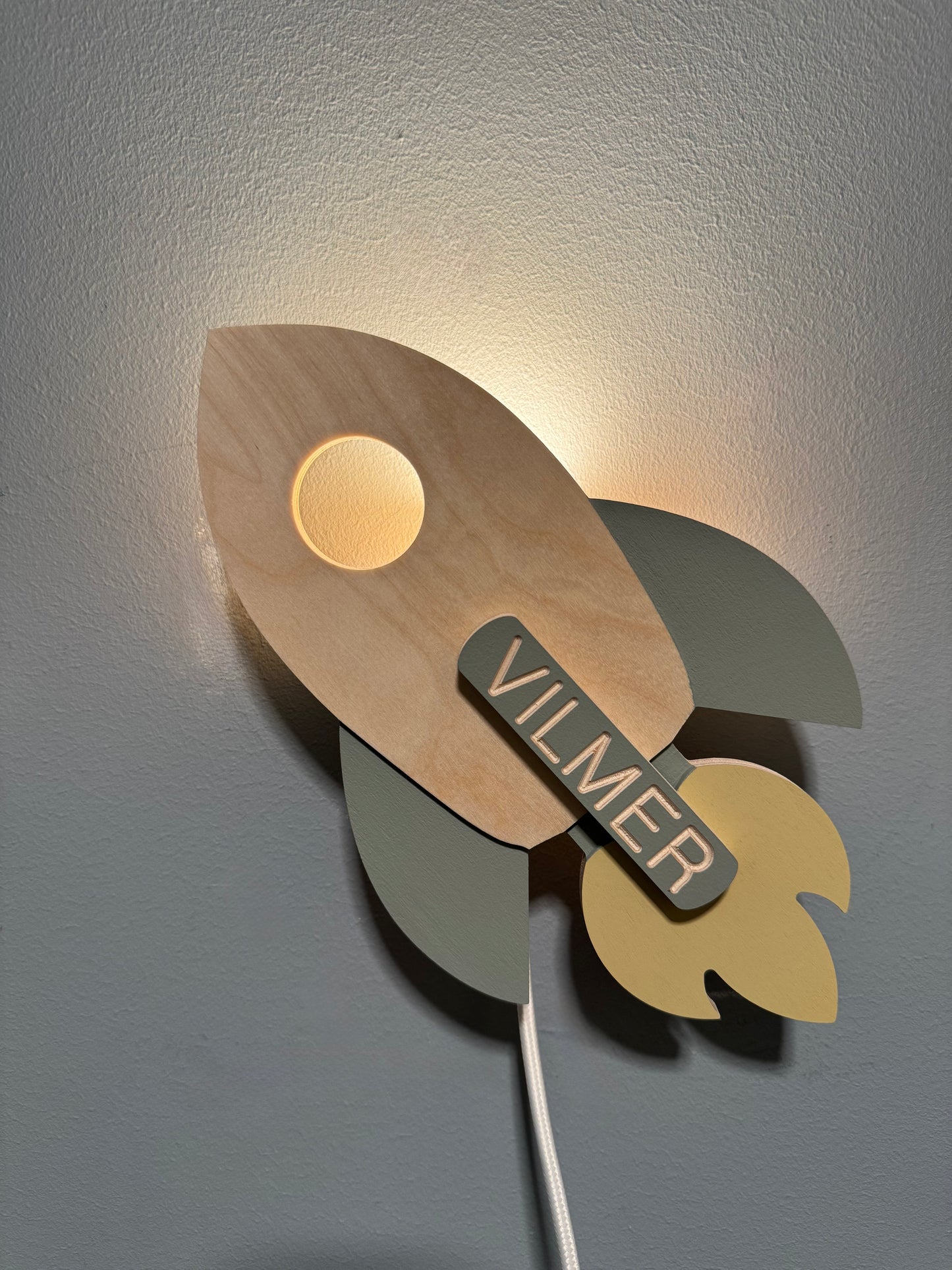 Personlig barnelampe med navn - Rakett